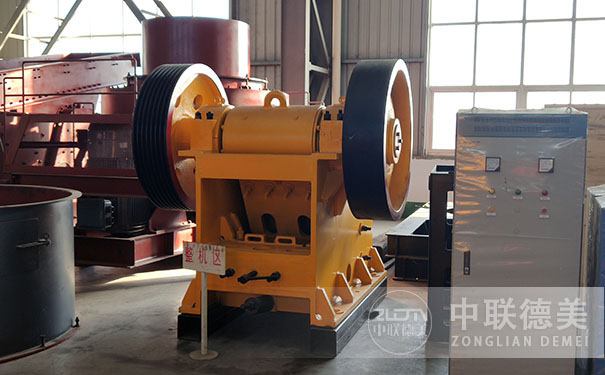 什么是液壓對輥破碎機？