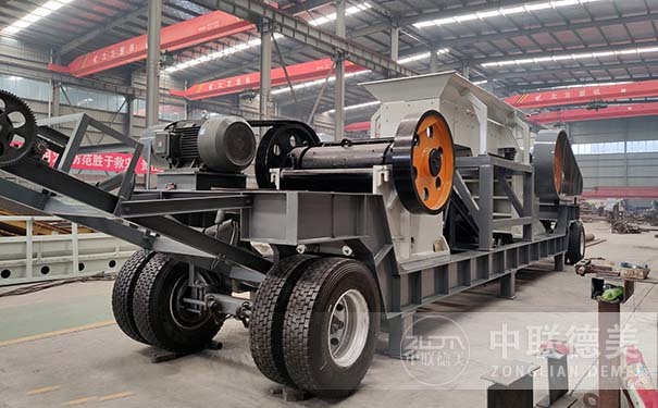 型移動(dòng)破碎機